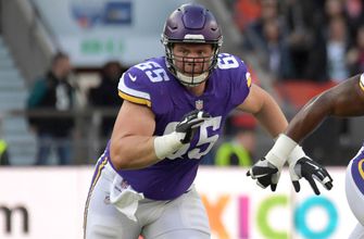 Vikings move on from former third-round pick Elflein