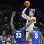 Top-seeded Gonzaga rallies in 2nd half to beat Memphis 82-78