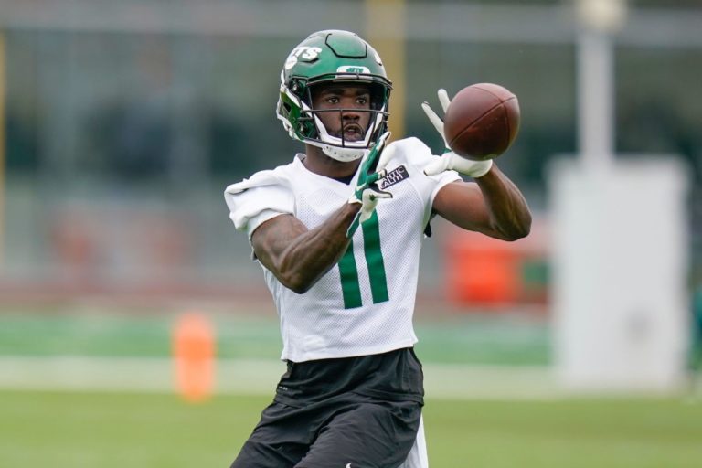 Frustrated WR Mims requests trade from Jets