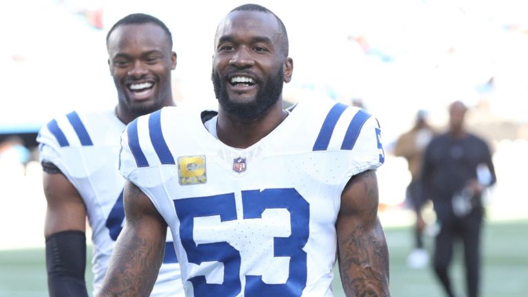 Recently cut LB Leonard gets tribute from Colts