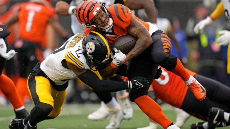 Bengals’ Taylor defends Mixon’s effort after loss