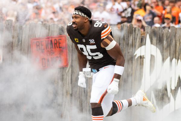 Report: Browns’ Garrett fined for criticizing refs