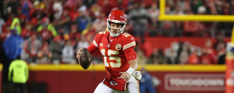 Follow live: Allen, Bills look to hold off Mahomes, Chiefs in 2nd half