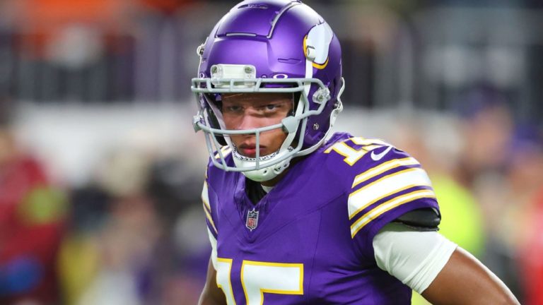Vikings to start Dobbs despite rash of turnovers