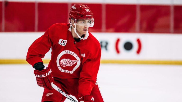 Kane to make Red Wings debut against Sharks