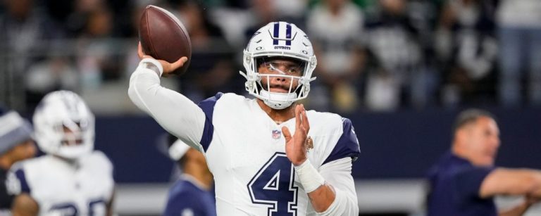 Follow live: Eagles and Cowboys clash with NFC East lead on the line