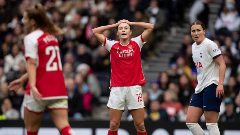 10 things from women’s soccer: Spurs stun Arsenal; Liverpool upset Man United; PSG win derby